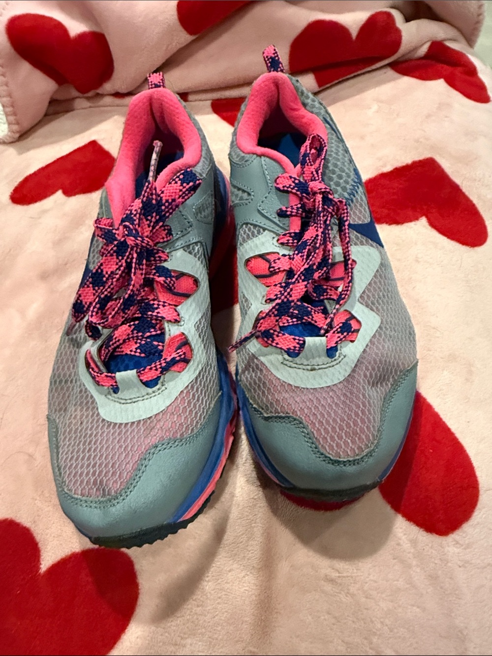 Ladies Nike Lightweight Blue and Pink Athletic Sneakers